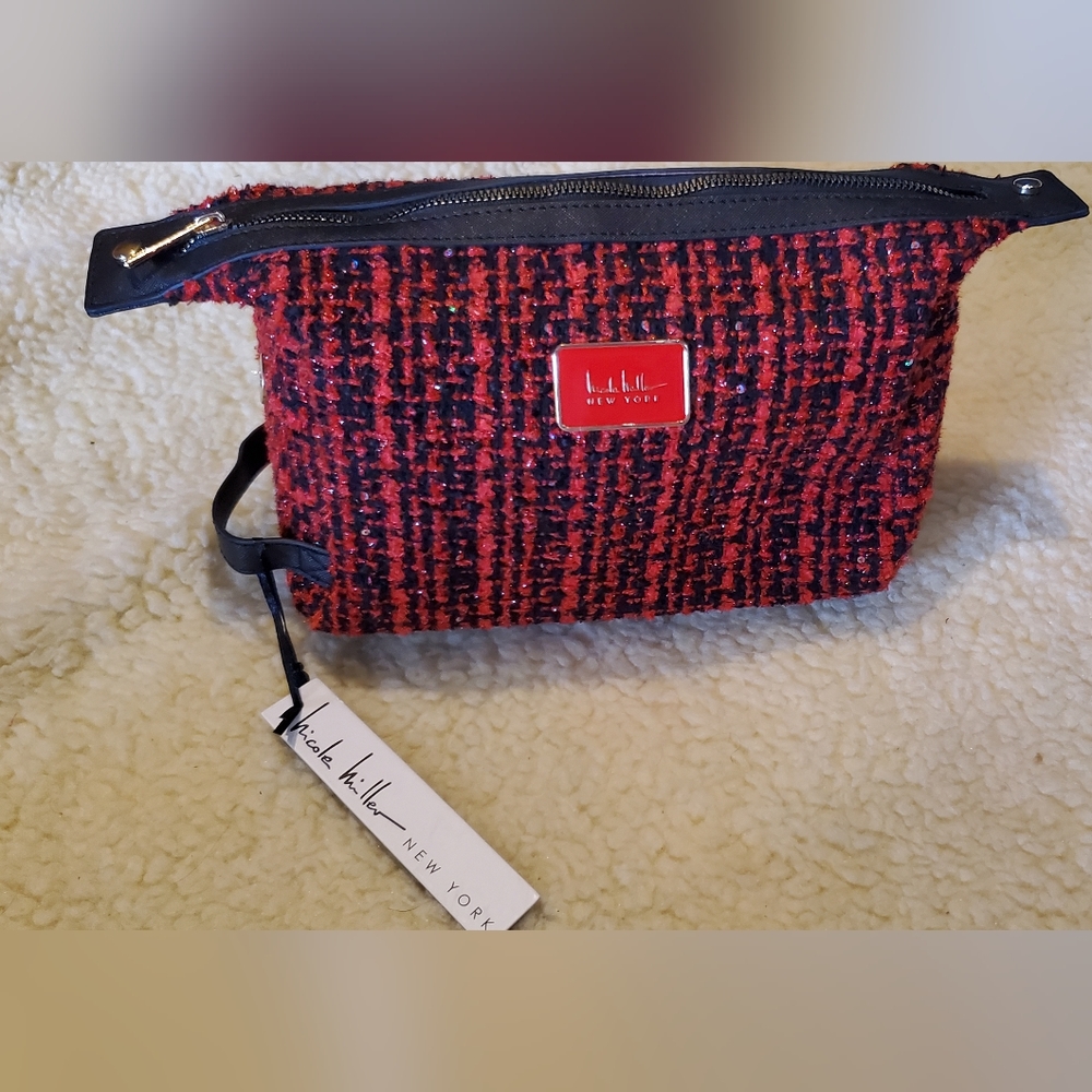 Nicole Miller bag new with tags. Pretty!